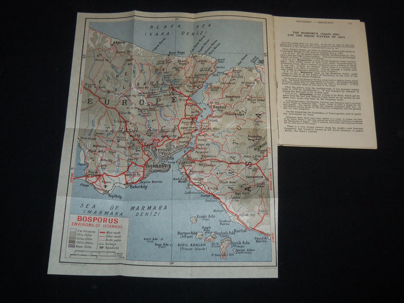 1961 ISTANBUL AND ENVIRONS HACHETTE WORLD GUIDE - SOFTCOVER - J 9290