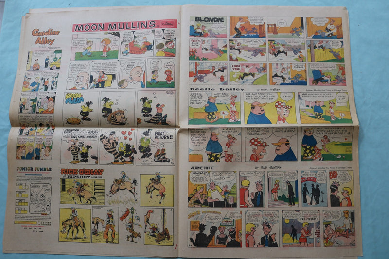 1969-1974 SATURDAY-SUNDAY COLOR COMIC SECTIONS - LOT OF 3 - NP 9175