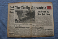 1965 JUNE 22 THE DAILY CHRONICLE NEWSPAPER - JETS POUND VC NEAR CHINA - NP 8528