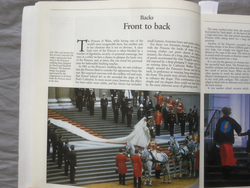 1989 DEBRETT'S THE PRINCESS OF WALES FASHION GUIDE SOFTCOVER BOOK - K 263