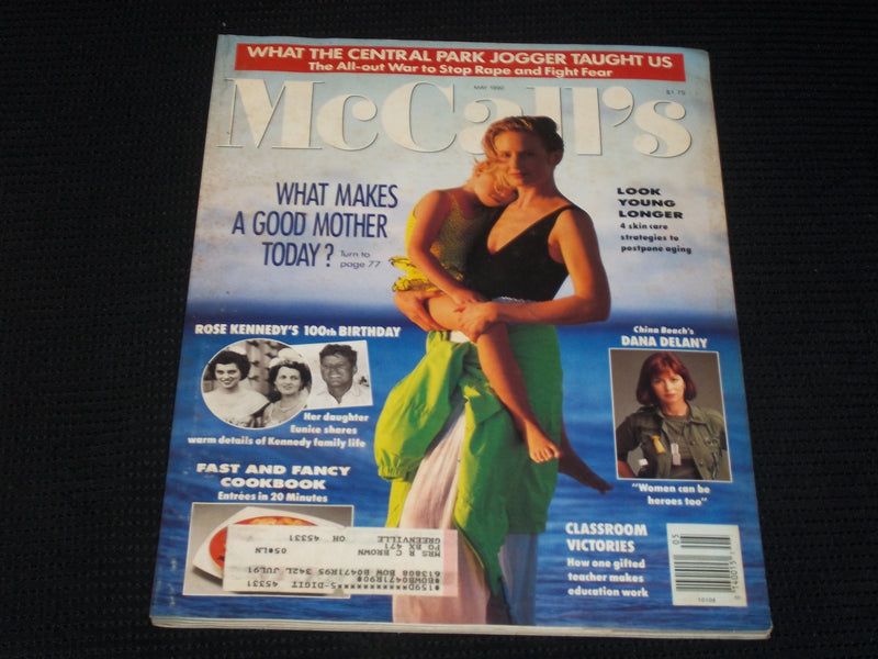 1990 MAY MCCALL'S MAGAZINE - WHAT MAKES A GOOD MOM FRONT COVER - E 521