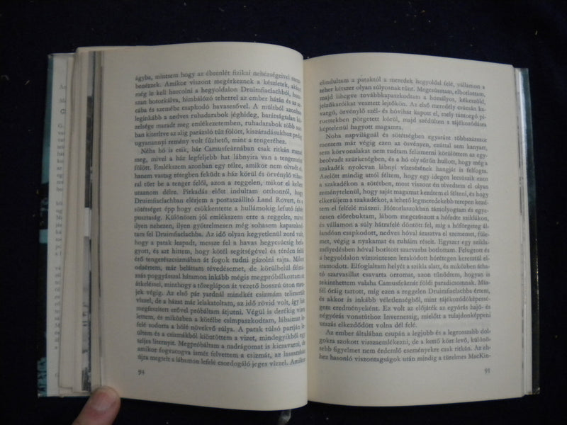 1973 CSILLOGO VIZGYURUK HARDCOVER BOOK BY GAWIN MAXWELL - HUNGARIAN - KD 8086