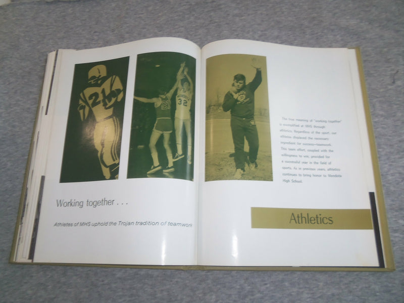 1970 ATODNEM MENDOTA HIGH SCHOOL YEARBOOK - MENDOTA, ILLINOIS - YB 2483