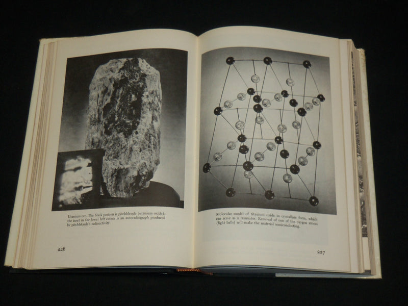 1965 THE NEW INTELLIGENT MAN'S GUIDE TO SCIENCE HARDCOVER BOOK - KD 6583