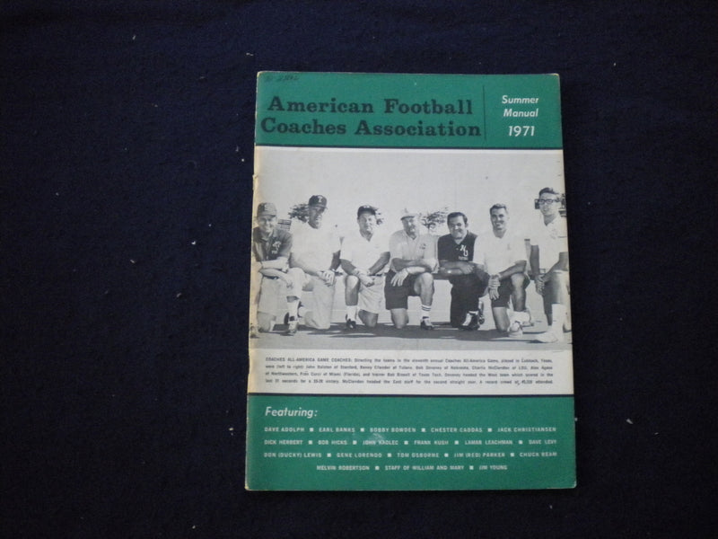 1971 AMERICAN FOOTBALL COACHES ASSOCATION MAGAZINE - SUMMER MANUAL - SP 3625P