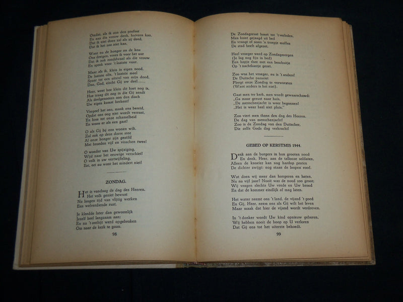 1940-1945 GEUZENLIEDBOEK HARDCOVER BOOK - DUTCH - KD 6808