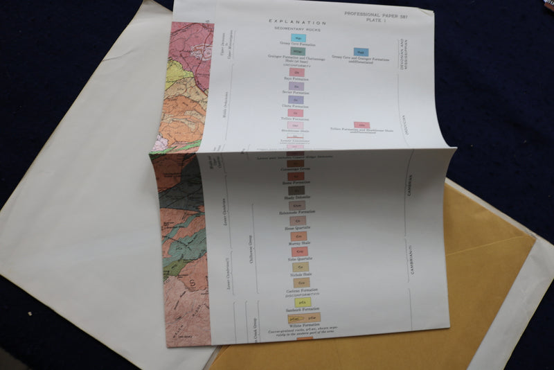 1968 GEOLOGY OF THE GREAT SMOKY MOUNTAINS SOFTCOVER BOOK - FOLD-OUT MAP - K 1384