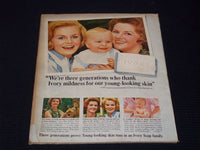 1966 JULY PHOTOPLAY MAGAZINE - JACKIE KENNEDY FRONT COVER - E 16615