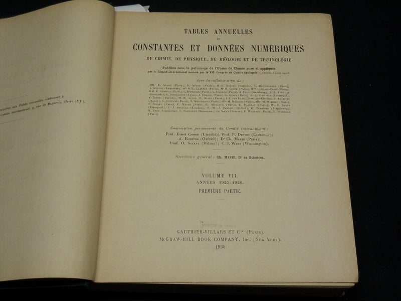 1925-1926 TABLES ANNUELLES DE CHEMIE - PHYSIQUE - BIOLOGIE LOT OF 2 - KD 4543