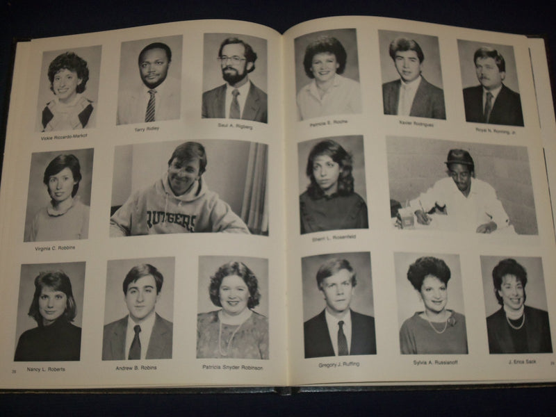 1986 RUTGERS SCHOOL OF LAW NEWARK NEW JERSEY YEARBOOK - GREAT PHOTOS - YB 141