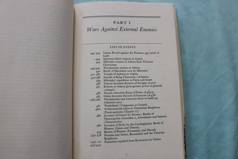 1989 THE CLASSICAL GREEKS HARDCOVER BOOK BY MICHAEL GRANT - KD 9669