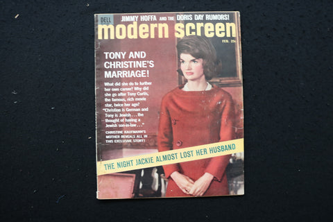 1963 FEBRUARY MODERN SCREEN MAGAZINE - JACQUELINE KENNEDY COVER - E 24269