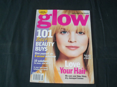 2004 JUL/AUG GLOW MAGAZINE- CANADA -MENA SUVARI COVER - BEAUTY & HEALTH - B 5828