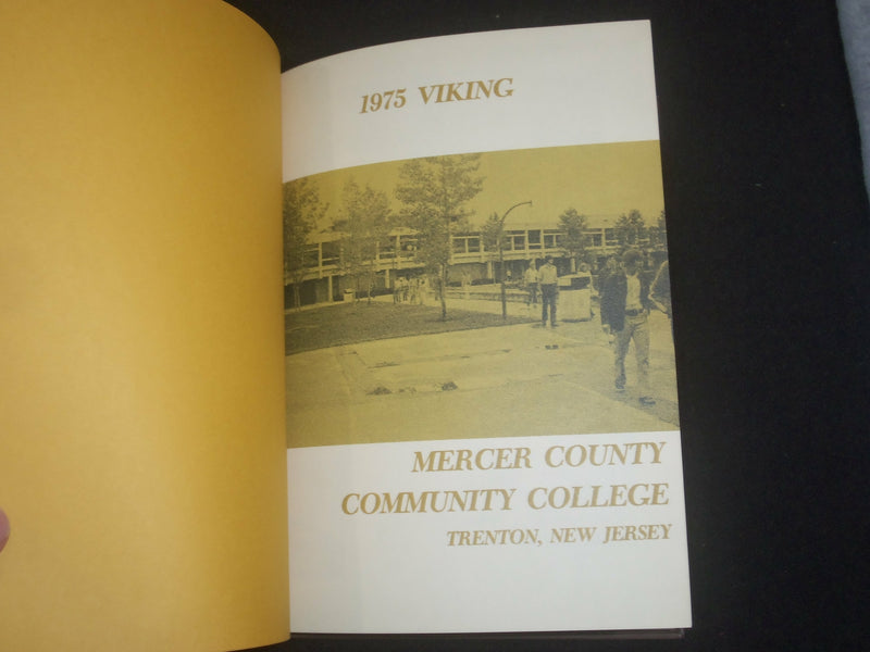 1975 MERCER COUNTY COMMUNITY COLLEGE YEARBOOK - WEST WINDSOR, NJ - YB 2199