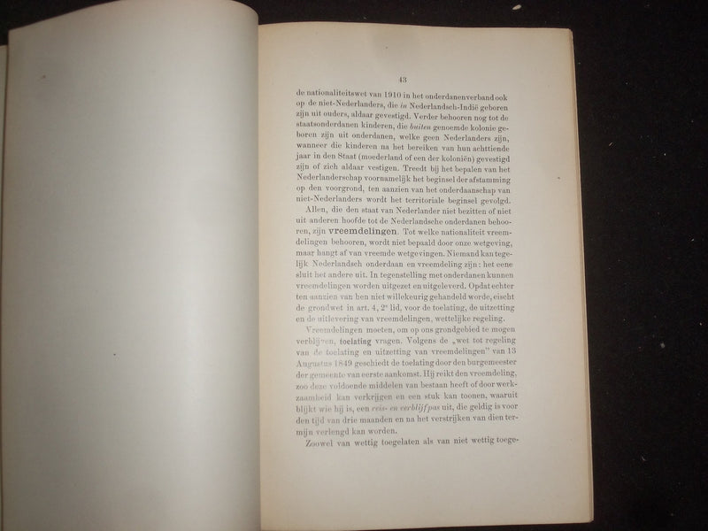 1920 DE GRONDEN DER STAATSINRICHTING VAN NEDERLAND HARDCOVER BOOK-DUTCH- KD 9235