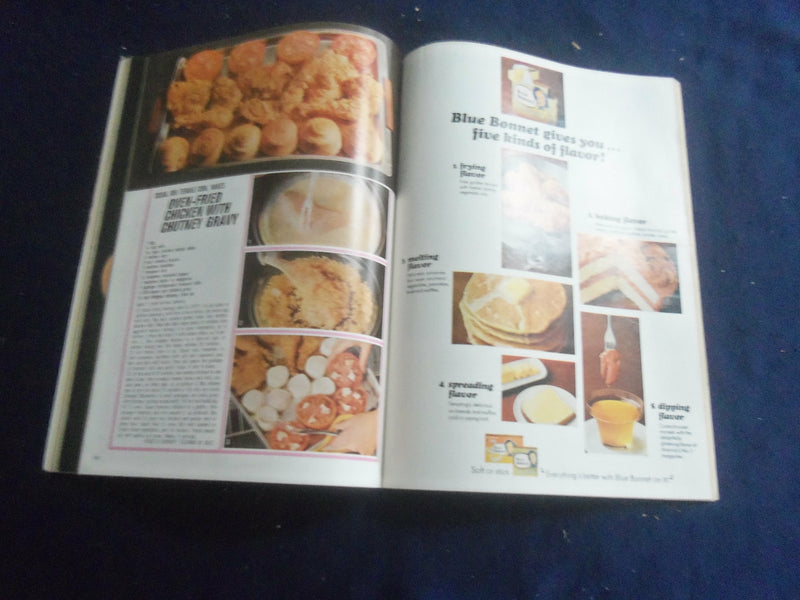 1968 JUNE GOOD HOUSEKEEPING MAGAZINE - PRESIDENT JOHNSON'S FAMILY ALBUM - F 514X