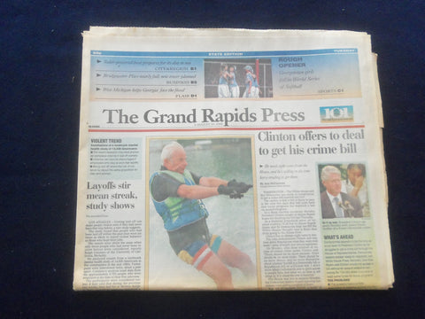 1994 AUG 16 THE GRAND RAPIDS PRESS NEWSPAPER - CLINTON CRIME BILL DEAL - NP 6112