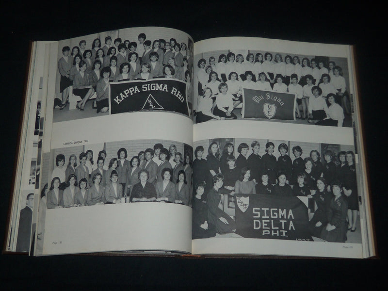 1966 LA CAMPANA MONTCLAIR STATE COLLEGE YEARBOOK - NEW JERSEY - YB 1608