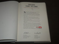 1988 SHARE THE FLAME BY DERIK MURRAY BOOK - MARTHE LOVE & MICHAEL BURCH - I 561