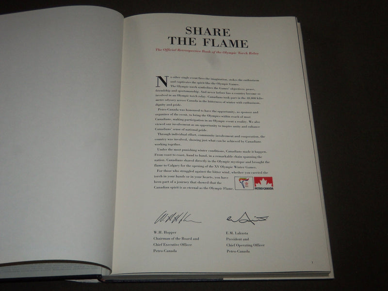 1988 SHARE THE FLAME BY DERIK MURRAY BOOK - MARTHE LOVE & MICHAEL BURCH - I 561