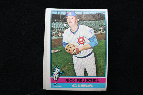 RICK REUSCHEL 1976 TOPPS BASEBALL CARDS - CARD #359 - NM-MT - LOT OF 18 - #236