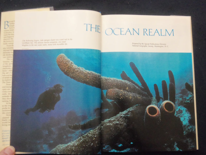 1978 THE OCEAN REALM HARDCOVER BOOK - NATIONAL GEOGRAPHIC SOCIETY - KD 8282
