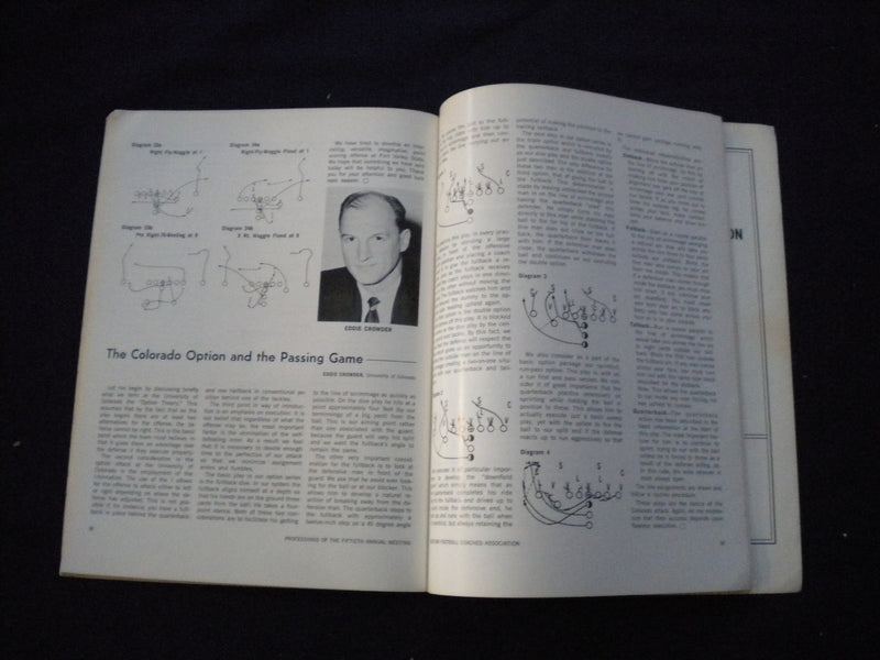 1973 AMERICAN FOOTBALL COACHES ASSOCATION MAGAZINE - 50TH ANNUAL MTG - SP 3625R