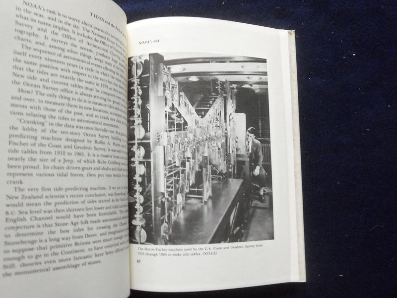1979 TIDES AND THE PULL OF THE MOON HARDCOVER BOOK BY FRANCIS E. WYLIE - KD 8398