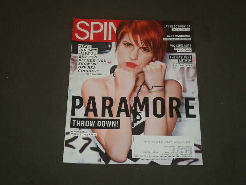 2010 JULY SPIN MAGAZINE - PARAMORE COVER - GREAT PHOTOS - B 2095