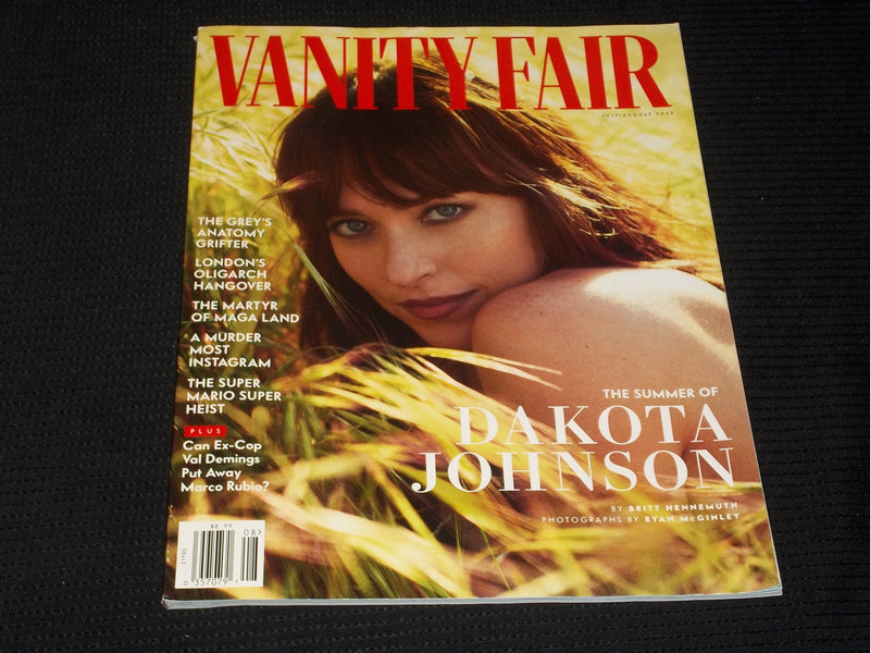2022 JULY VANITY FAIR MAGAZINE - DAKOTA JOHNSON FRONT COVER - E 3127