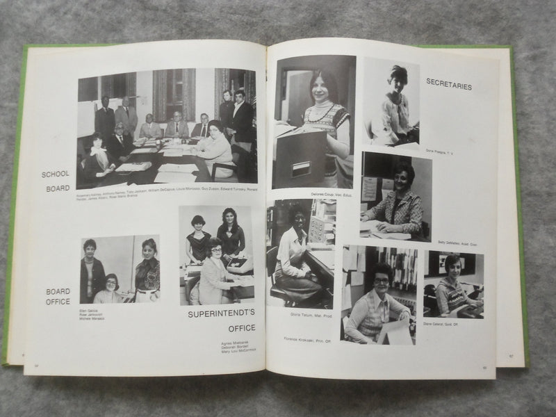1977 THE REFLECTOR FARRELL HIGH SCHOOL YEARBOOK - FARRELL, PENNSYLVANIA- YB 3173