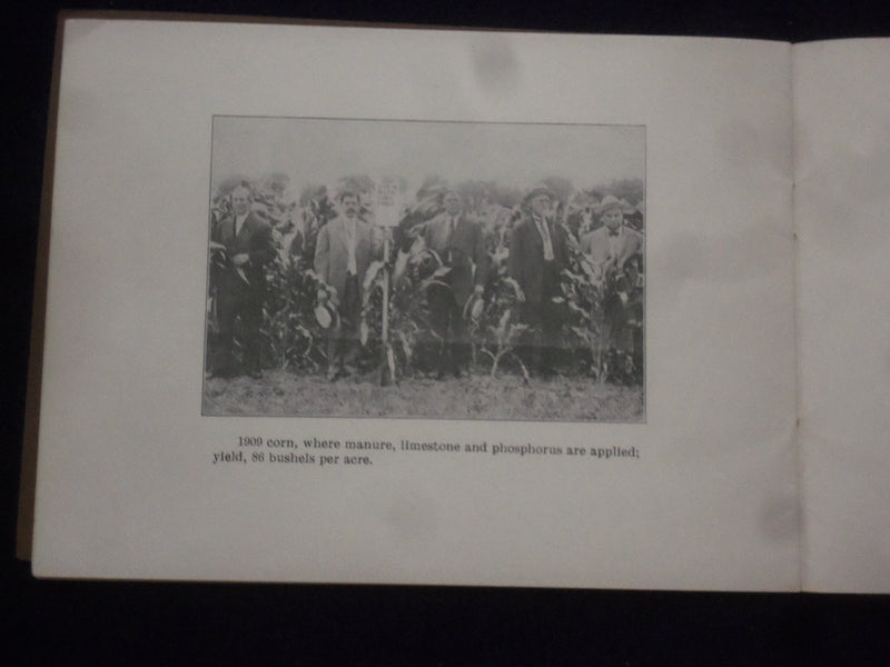 1910 THE STORY OF A KING AND QUEEN SOFTCOVER BOOK - J 9627