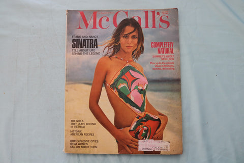1968 JULY MCCALL'S MAGAZINE - A BEAUTIFUL MODEL COVER - E 26545