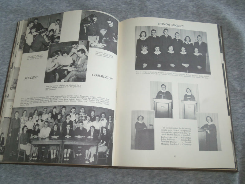 1952 EATONIAN EATON RAPIDS HIGH SCHOOL YEARBOOK - EATON RAPIDS, MI - YB 2574