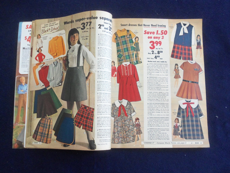 1969 FALL MONTGOMERY WARD CATALOG - KANSAS CITY, MISSOURI - J 8461