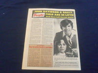1973 DECEMBER 23 MODERN PEOPLE NEWSPAPER - SALLY FIELD & JOHN DAVIDSON - NP 5683