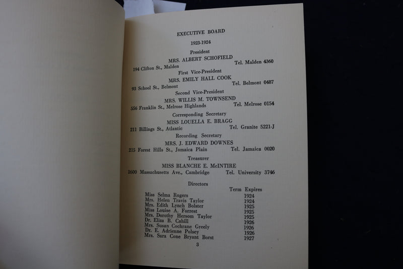 1924 BOSTON UNIVERSITY WOMEN GRADUATES' CLUB SOFTCOVER BOOKLET - K 947