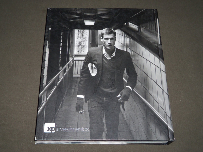 2015 BRAZILYORKERS HARDCOVER BOOK BY GUSTAVO MALHEIROS - GREAT PHOTOS - D 198