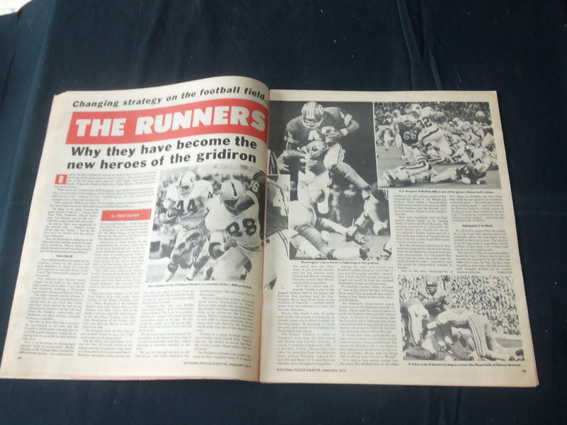 1974 JANUARY THE NATIONAL POLICE GAZETTE MAGAZINE - BIKINI BOMBSHELLS - B 5793