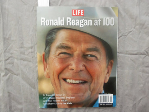2011 LIFE ILLUSTRATED MAGAZINE - RONALD REAGAN AT 100 - K 259