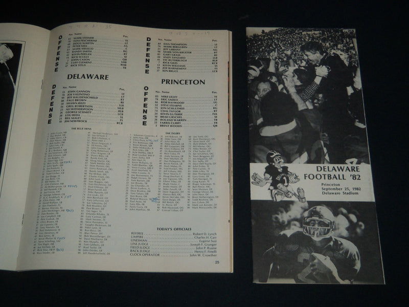 1982 SEPTEMBER 25 DELAWARE VS. PRINCETON FOOTBALL PROGRAM & MEDIA KIT - J 4136