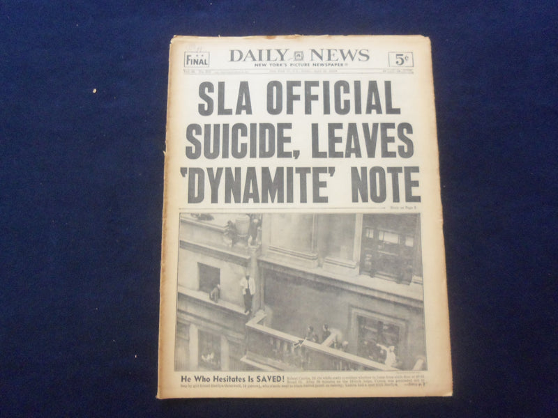 1955 APR 15 NEW YORK DAILY NEWS NEWSPAPER - SLA OFFICIAL SUICIDE, NOTE - NP 6745