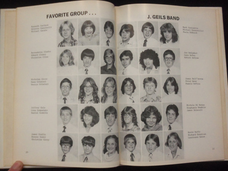 1982 IMPRESSIONS PEQUANNOCK VALLEY SCHOOL YEARBOOK- POMPTON PLAINS, NJ - YB 3161