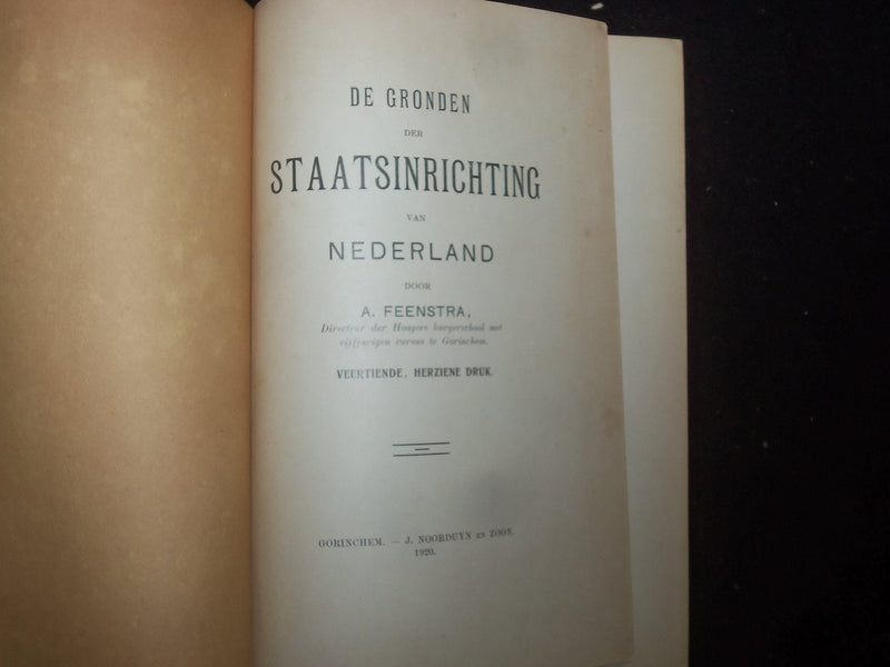 1920 DE GRONDEN DER STAATSINRICHTING VAN NEDERLAND HARDCOVER BOOK-DUTCH- KD 9235