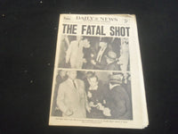 1963 NOVEMBER 25 NEW YORK DAILY NEWS NEWSPAPER -OSWALD: THE FATAL SHOT - NP 5784