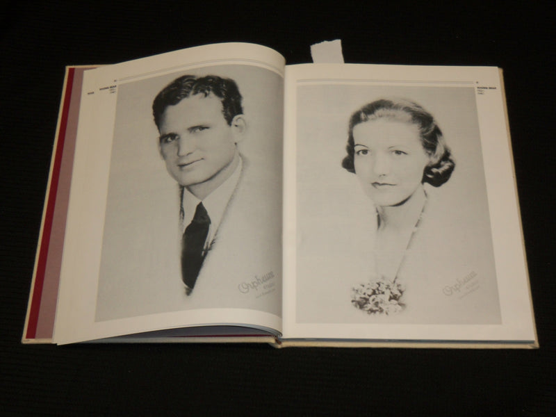 1983 BAMA AND THE BEAR BOOK - UNIVERSITY OF ALABAMA - RECORD - R 719S
