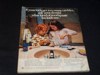 1975 FEBRUARY MCCALL'S MAGAZINE - BETTY FORD FRONT COVER - E 780