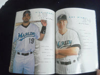2001 FLORIDA MARLINS YEARBOOK - ST 7100