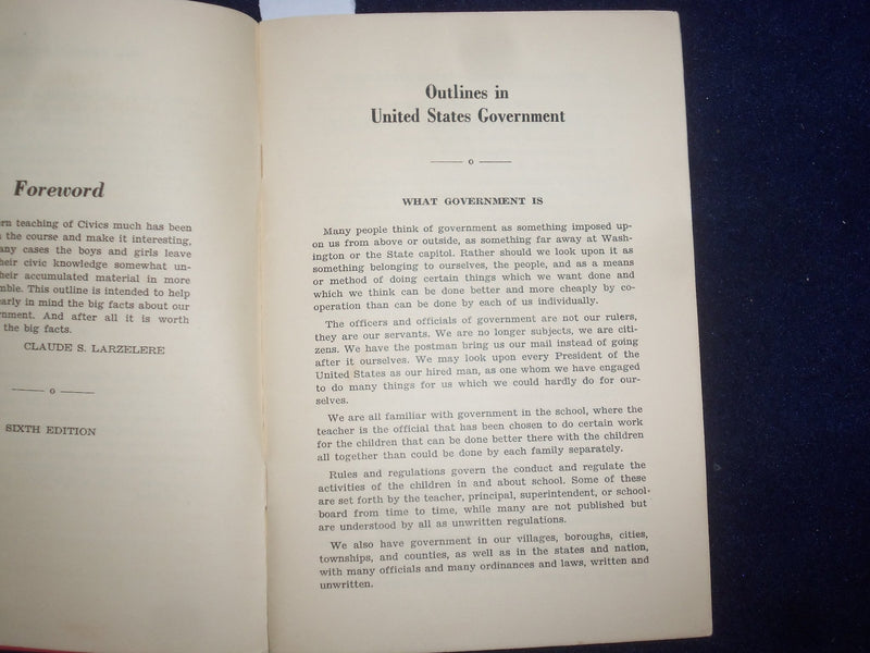1935 OUTLINES IN UNITED STATES GOVERNMENT ARRANGED BY CLAUDE LARZELERE - J 9490
