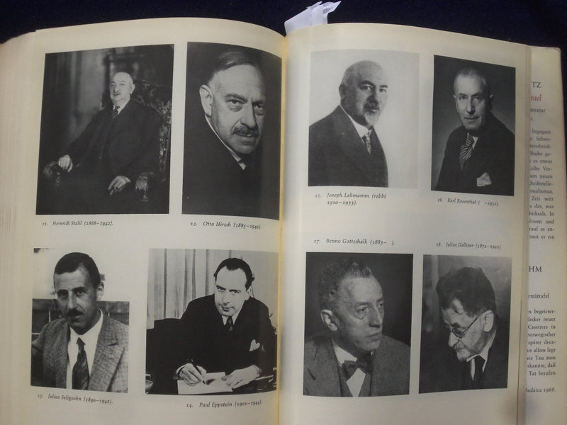 1970 GEGENWART IM RUCKBLICK HARDCOVER BOOK VON STRAUSS/GROSSMANN-GERMAN- KD 9000